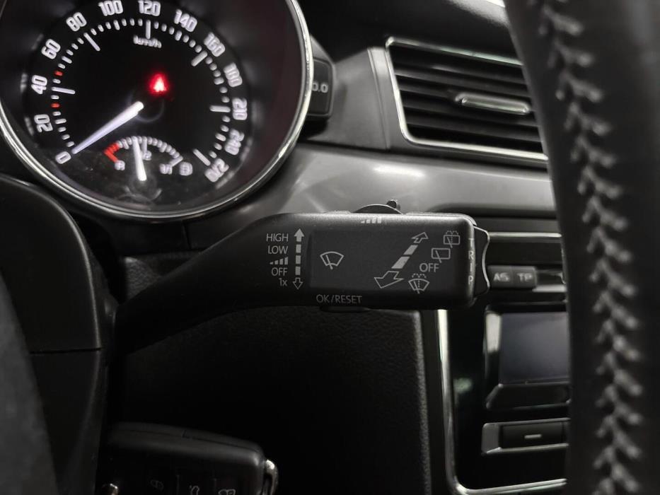 SKODA Superb 2012