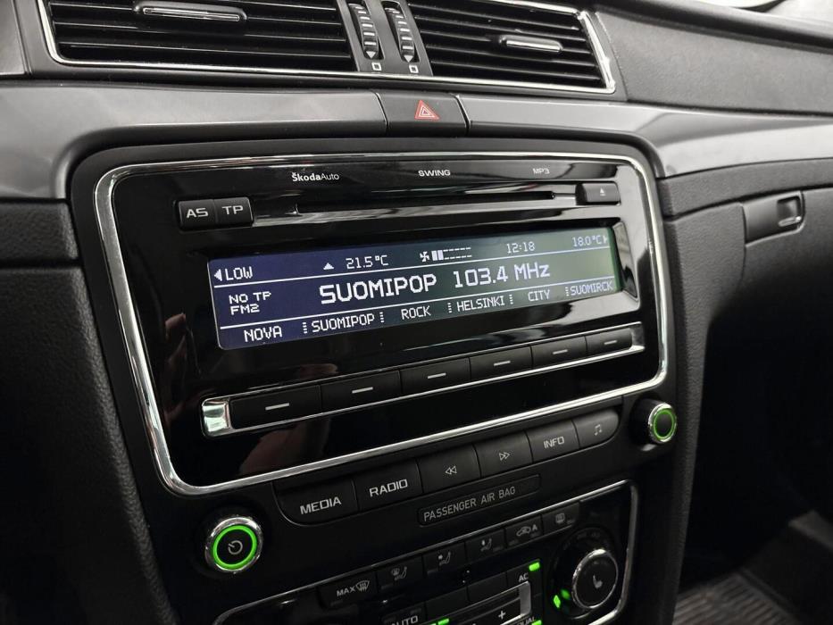 SKODA Superb 2012