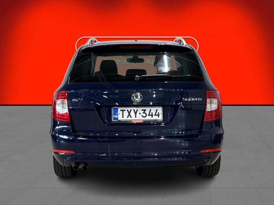 SKODA Superb 2012