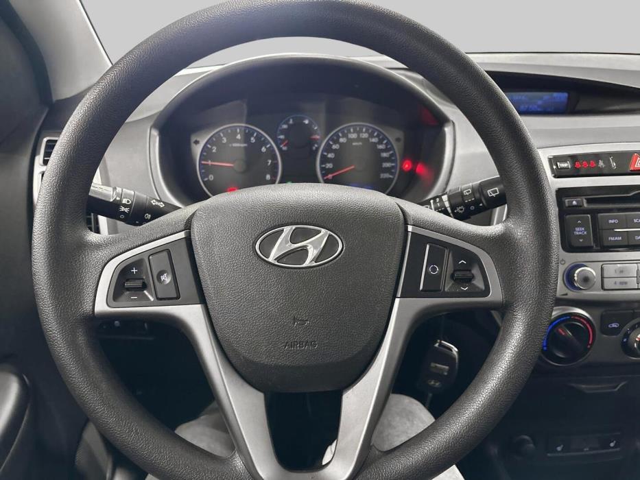 HYUNDAI i20 5d 2013