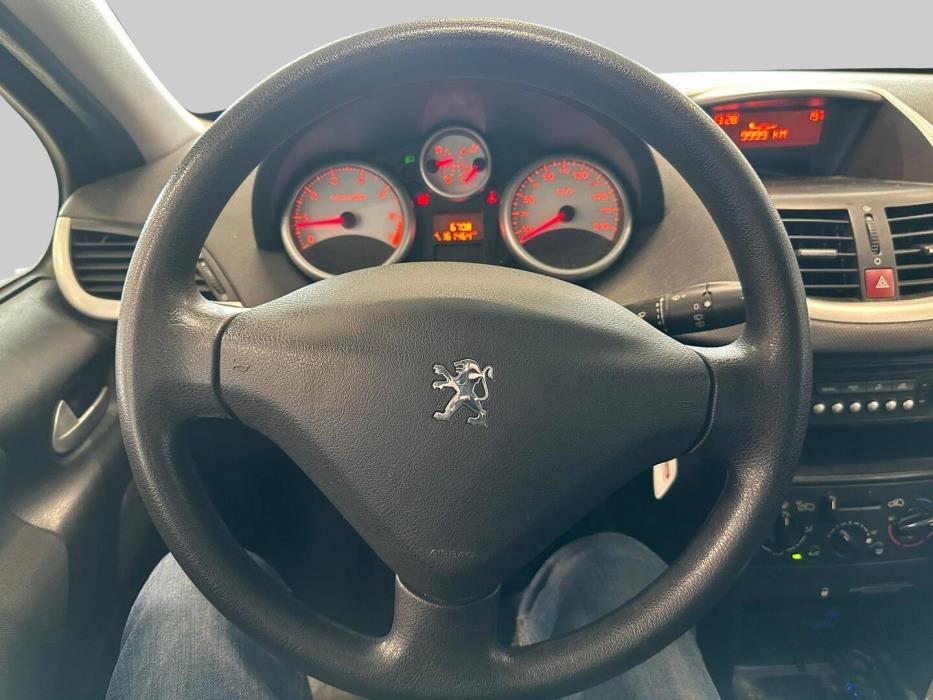 PEUGEOT 207 2009