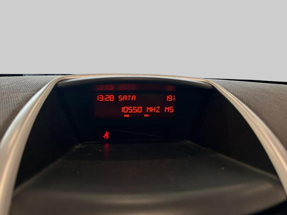 PEUGEOT 207 2009