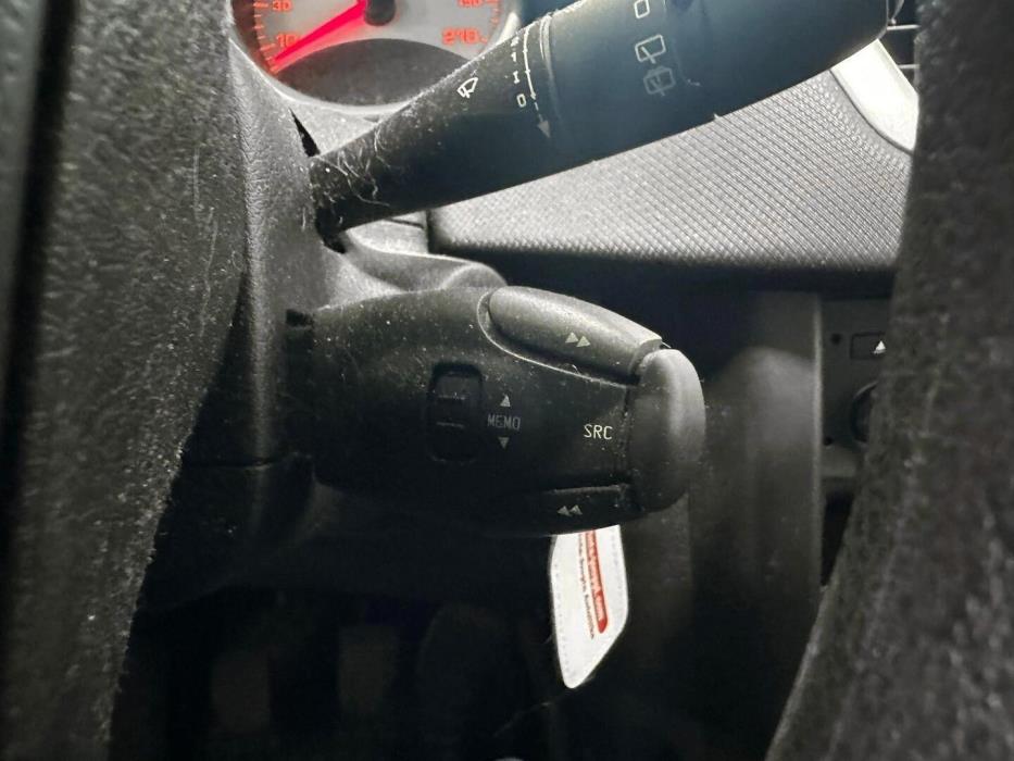 PEUGEOT 207 2009