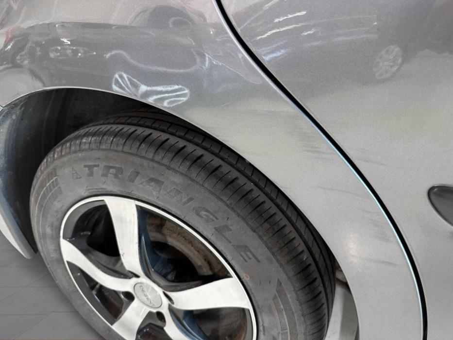 PEUGEOT 207 2009
