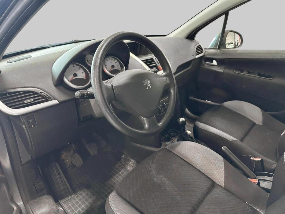 PEUGEOT 207 2009