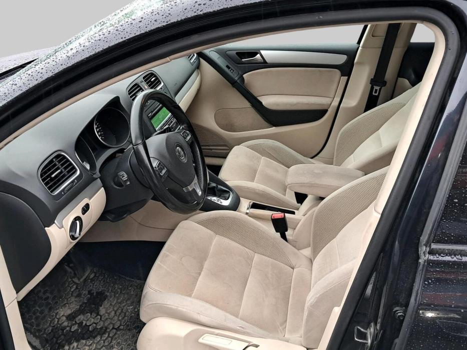 VOLKSWAGEN Golf 2012