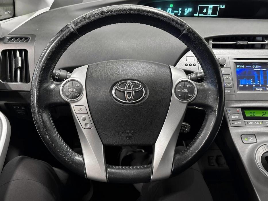 TOYOTA Prius Plug-in 2013
