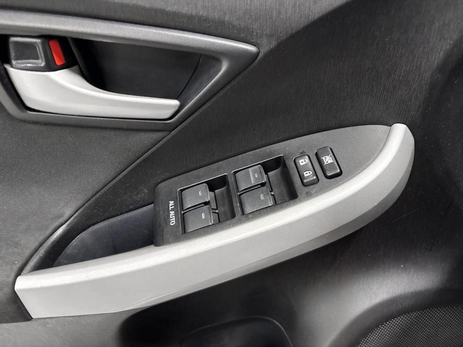 TOYOTA Prius Plug-in 2013