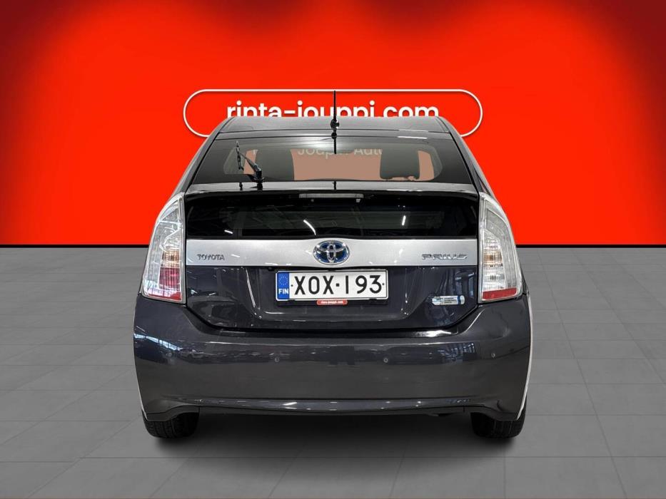 TOYOTA Prius Plug-in 2013