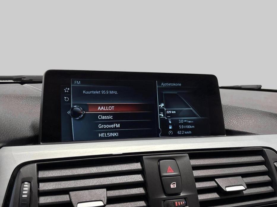 BMW 330 2016