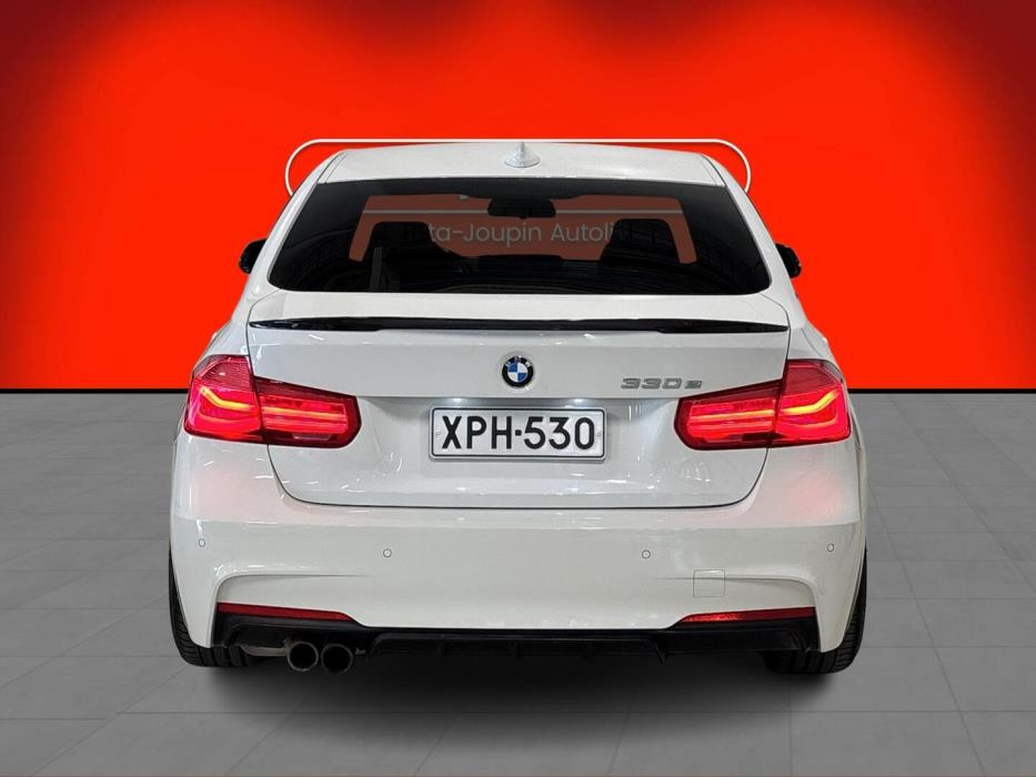 BMW 330 2016