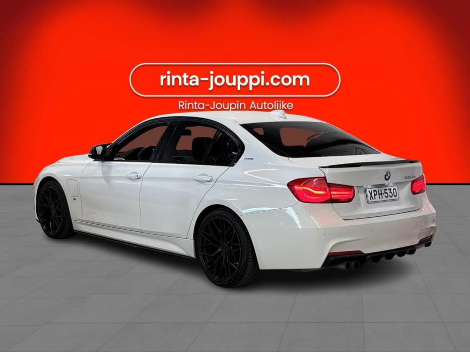 BMW 330 2016