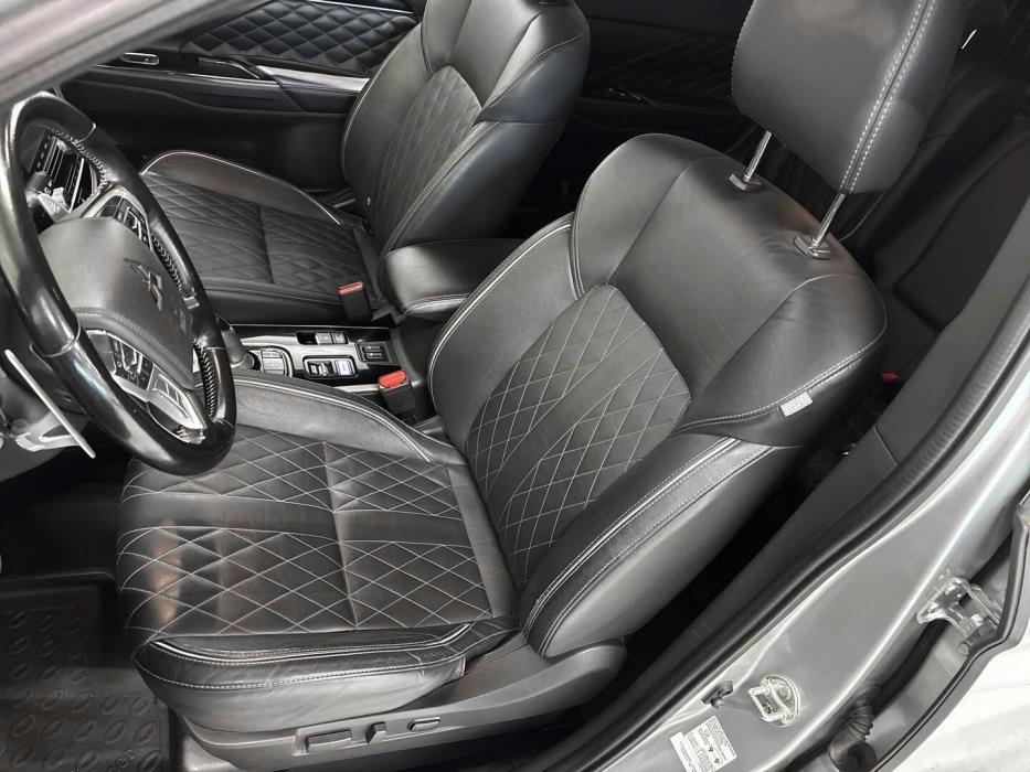MITSUBISHI Outlander PHEV 2020