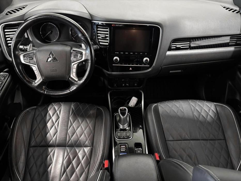 MITSUBISHI Outlander PHEV 2020