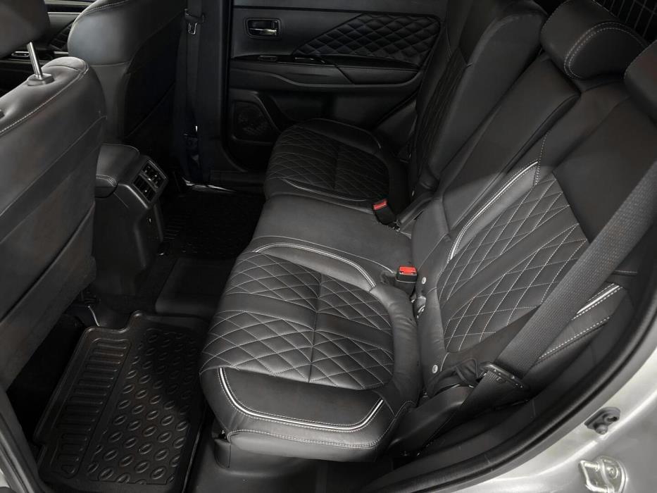 MITSUBISHI Outlander PHEV 2020