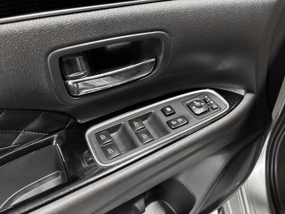 MITSUBISHI Outlander PHEV 2020