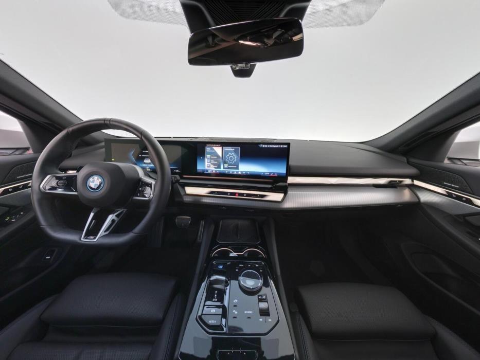BMW I5 2025