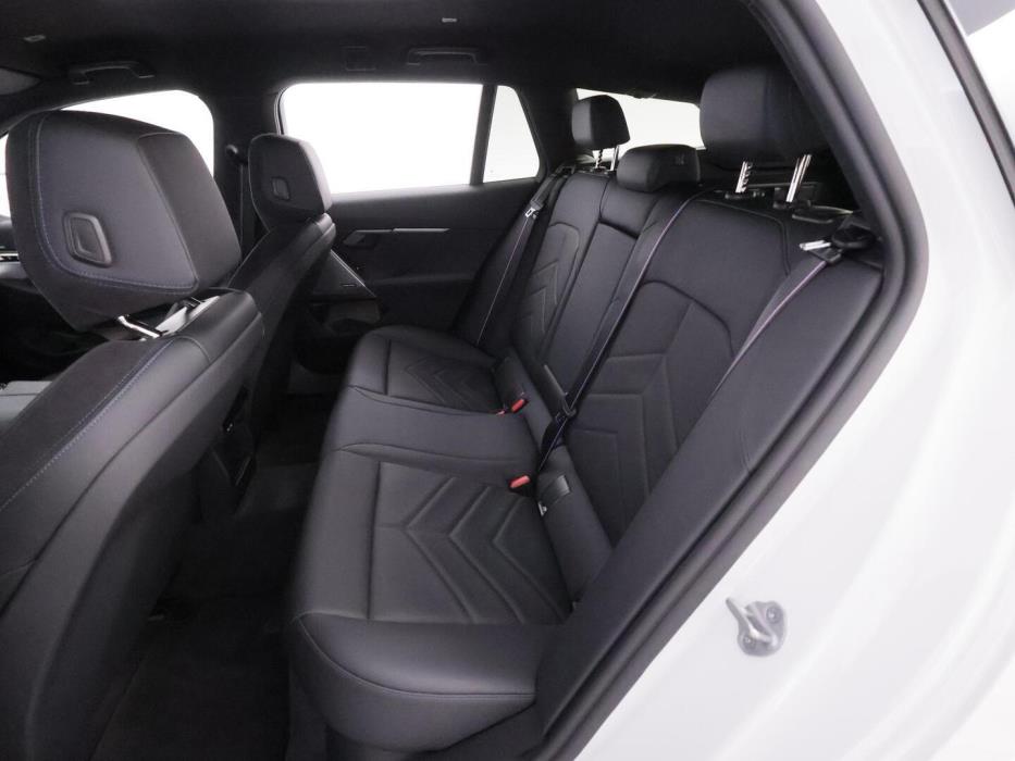 BMW I5 2025