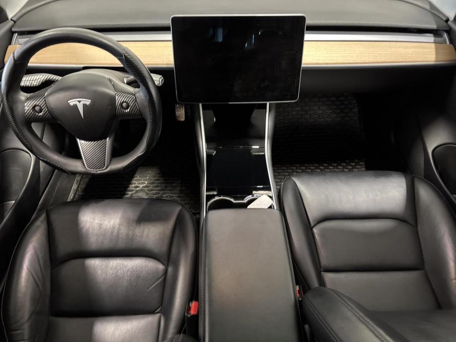 TESLA Model 3 2019