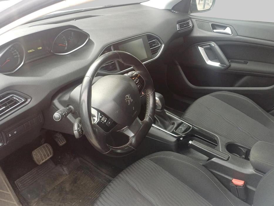 PEUGEOT 308 2015