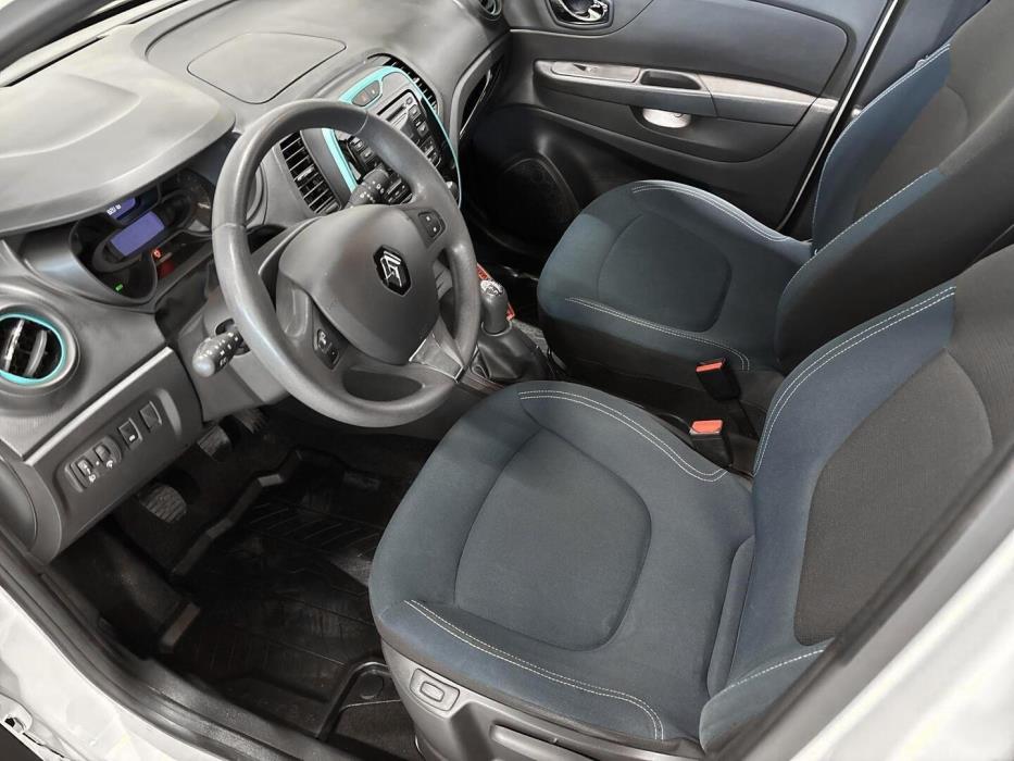 RENAULT Captur 2016