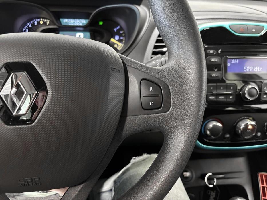 RENAULT Captur 2016