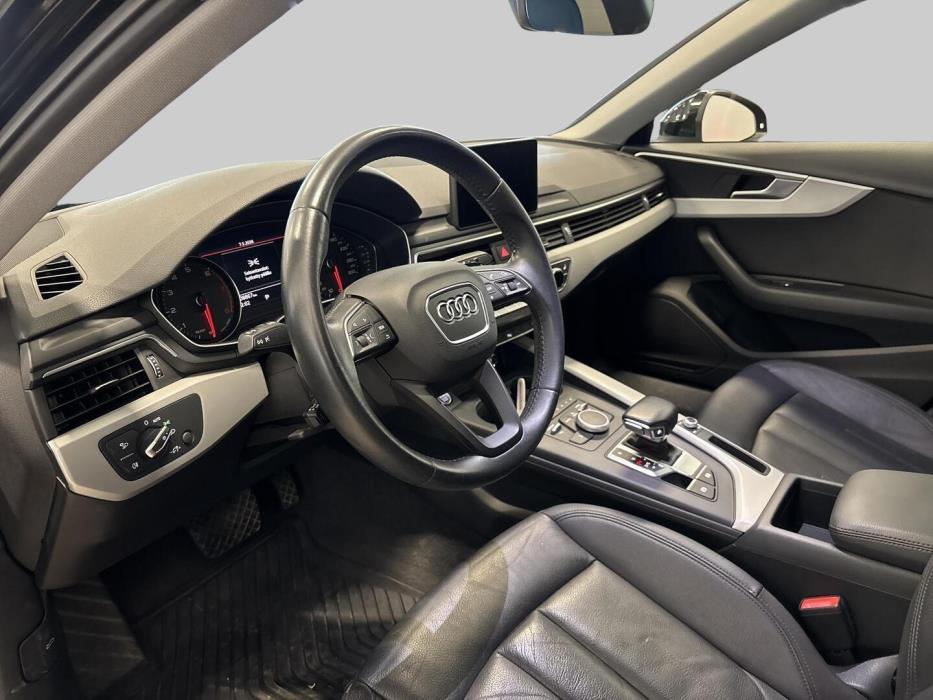 AUDI A4 2019