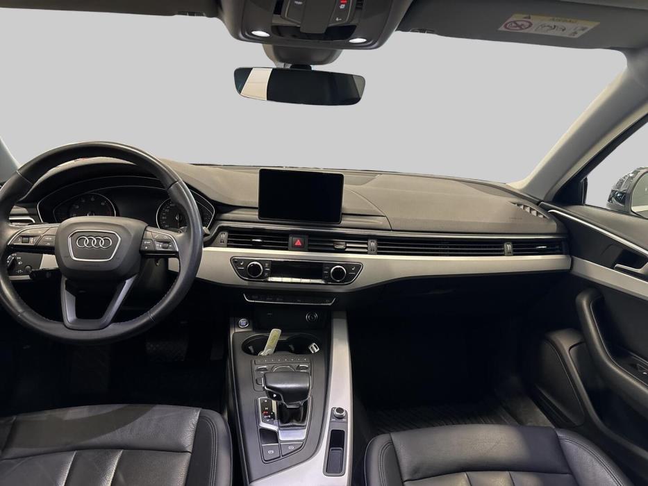 AUDI A4 2019