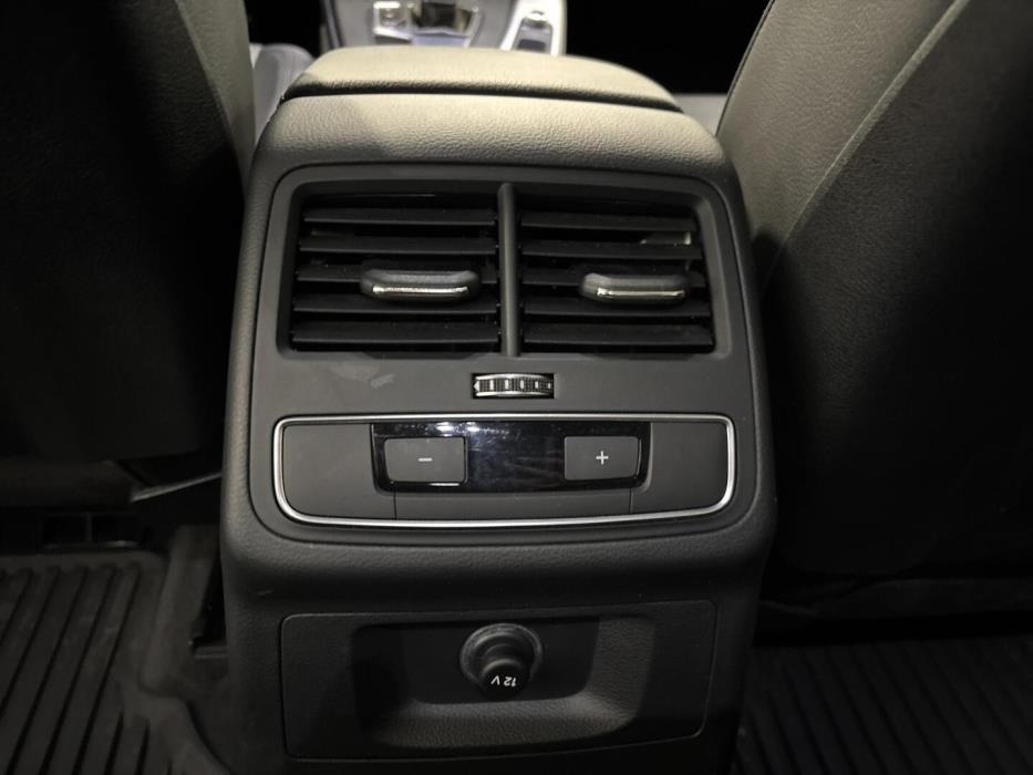AUDI A4 2019