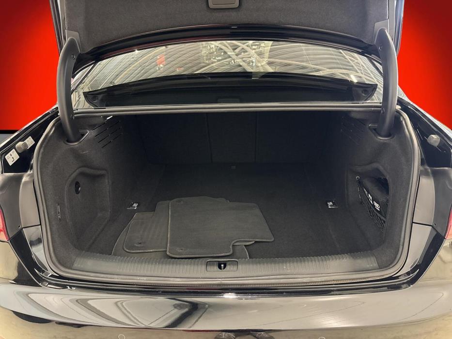 AUDI A4 2019