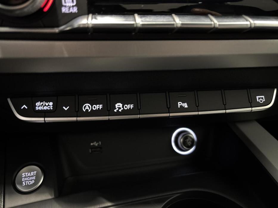 AUDI A4 2019