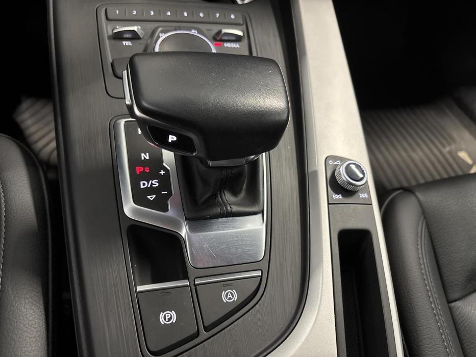 AUDI A4 2019