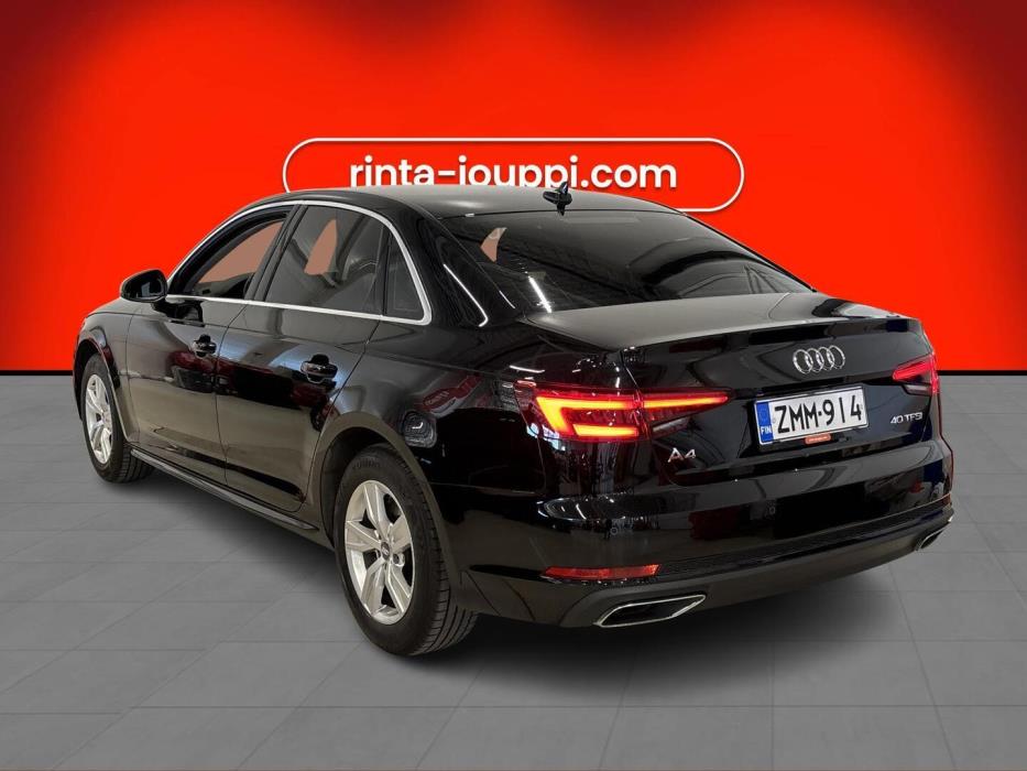 AUDI A4 2019