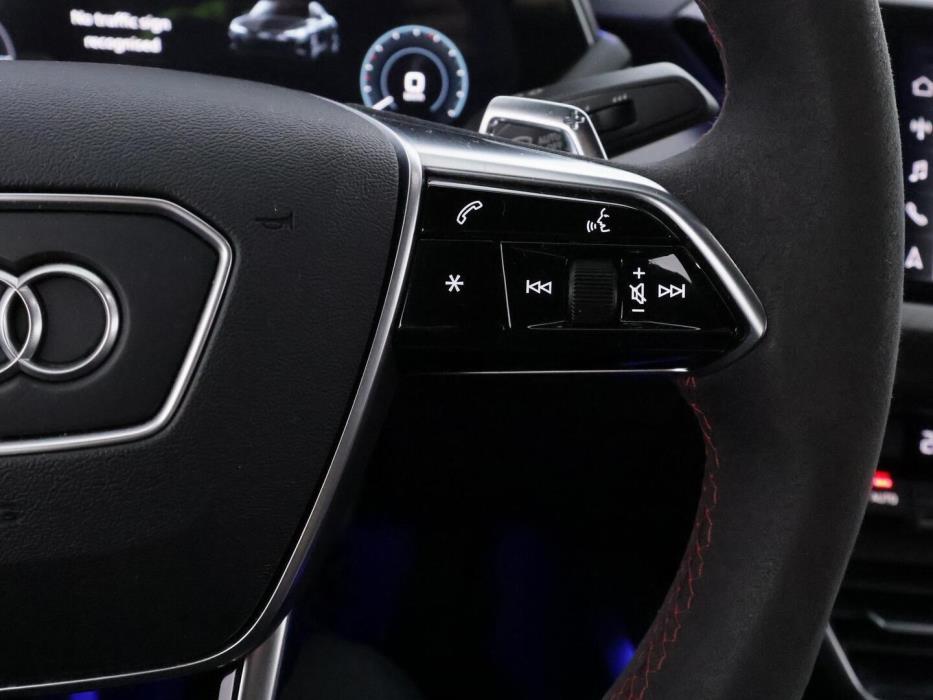 AUDI E-TRON GT RS 2022