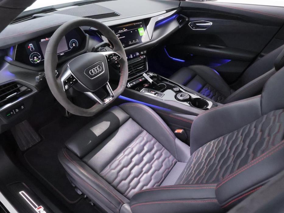 AUDI E-TRON GT RS 2022