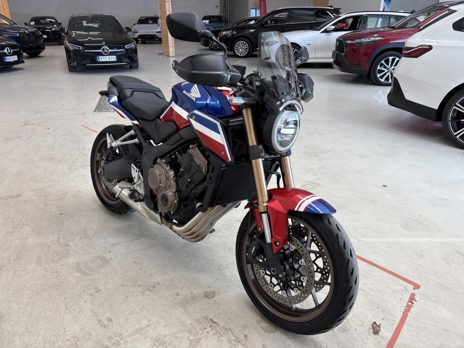 HONDA CB 2021