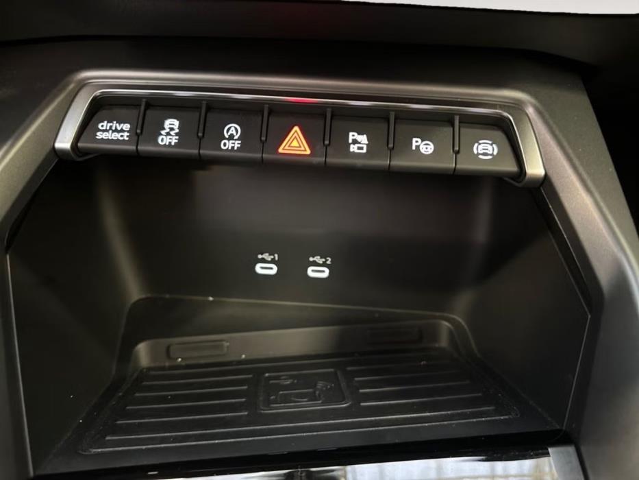 AUDI A3 2025
