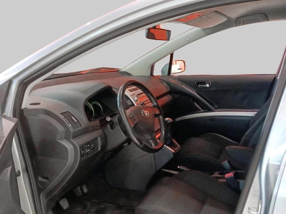 TOYOTA Corolla Verso 2009
