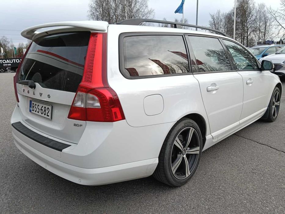 VOLVO V70 2010