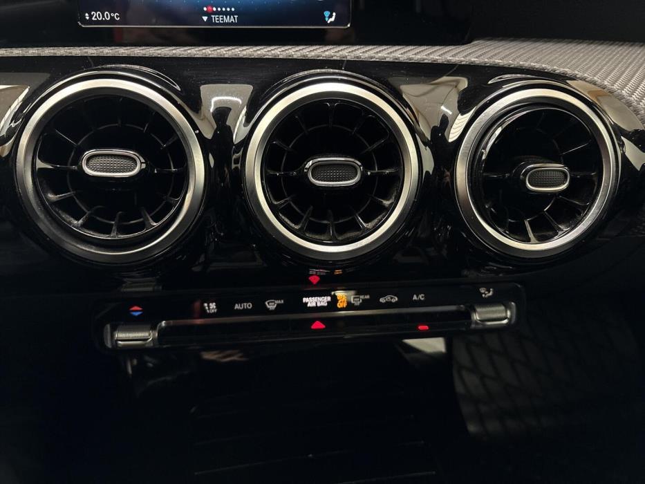 MERCEDES-BENZ A 2020