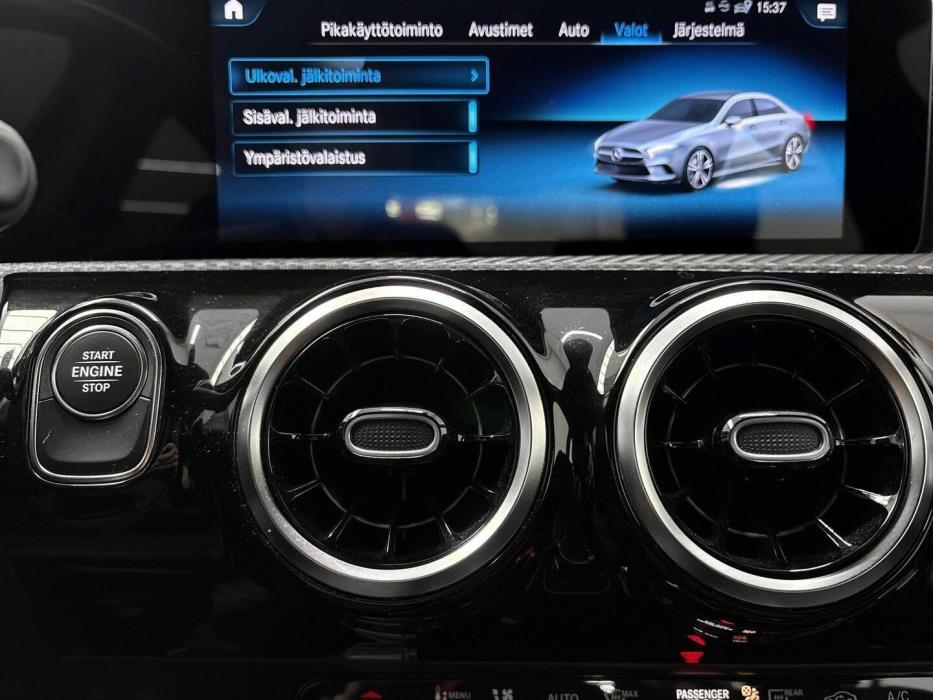 MERCEDES-BENZ A 2020