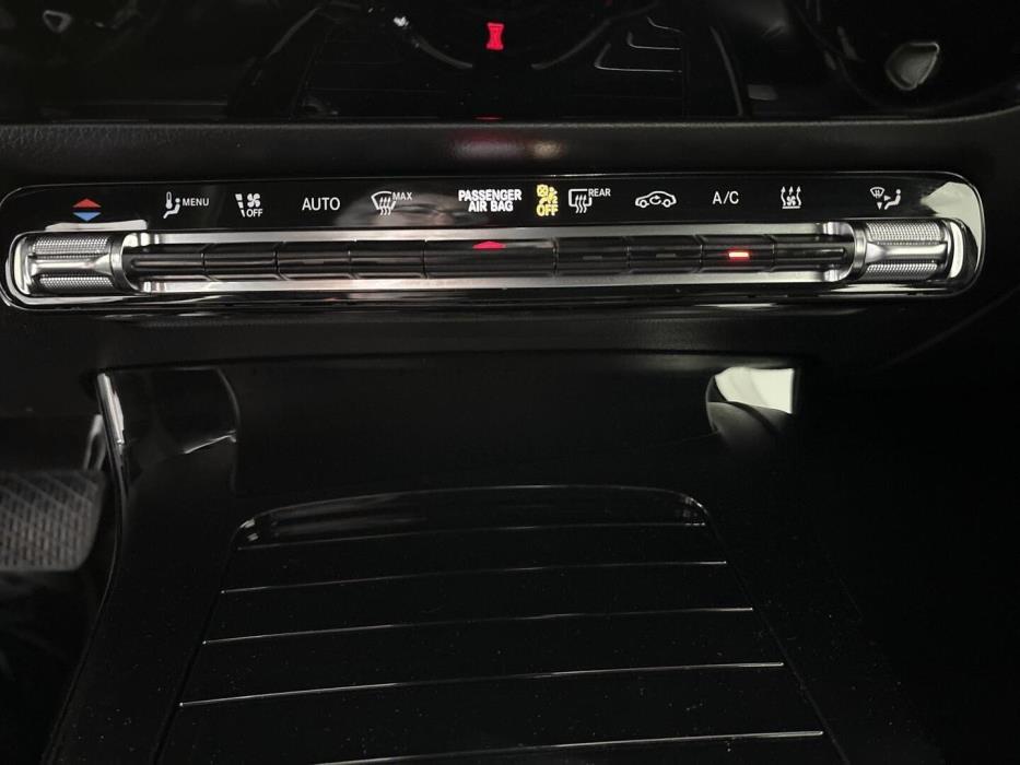 MERCEDES-BENZ A 2020