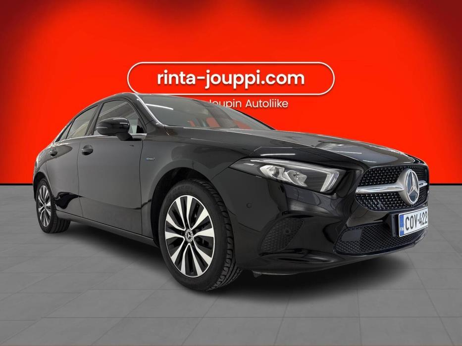 MERCEDES-BENZ A 2020