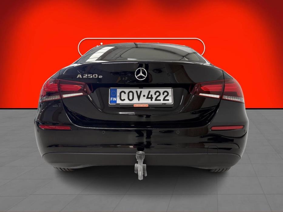 MERCEDES-BENZ A 2020