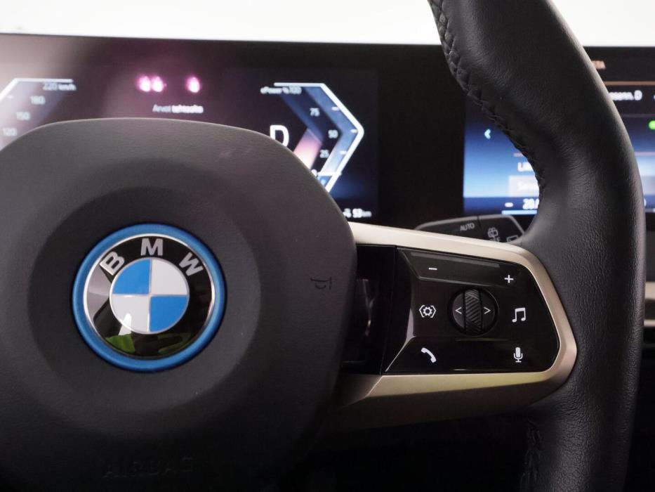 BMW IX 2023