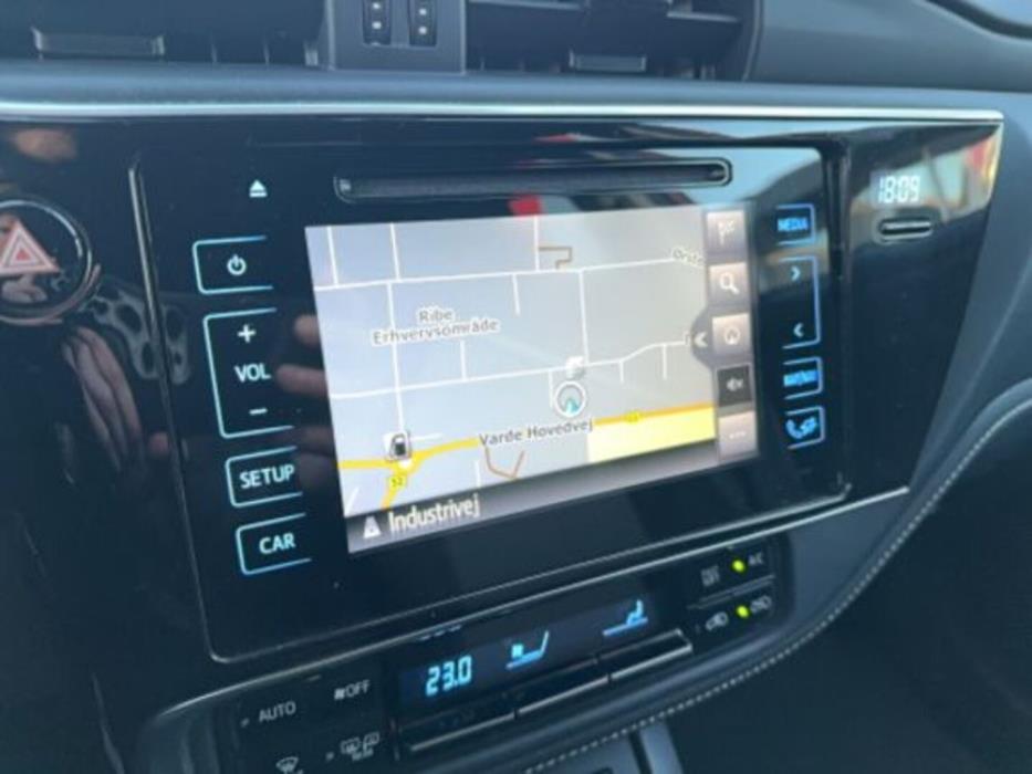 TOYOTA AURIS 2017