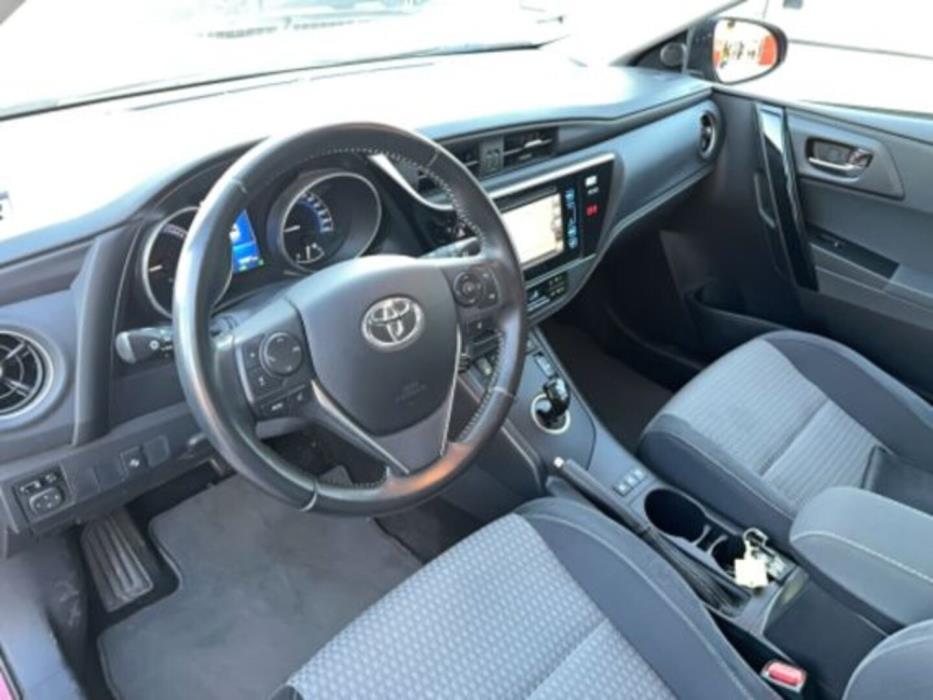 TOYOTA AURIS 2017