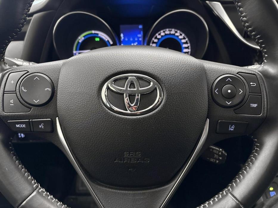 TOYOTA AURIS 2019
