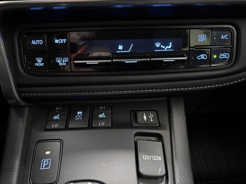 TOYOTA AURIS 2019