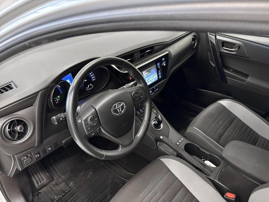 TOYOTA AURIS 2019